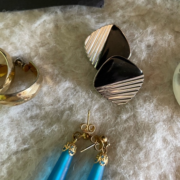 12 Pairs of Silver and Gold Dangle Earrings Bundle - Picture 6 of 12